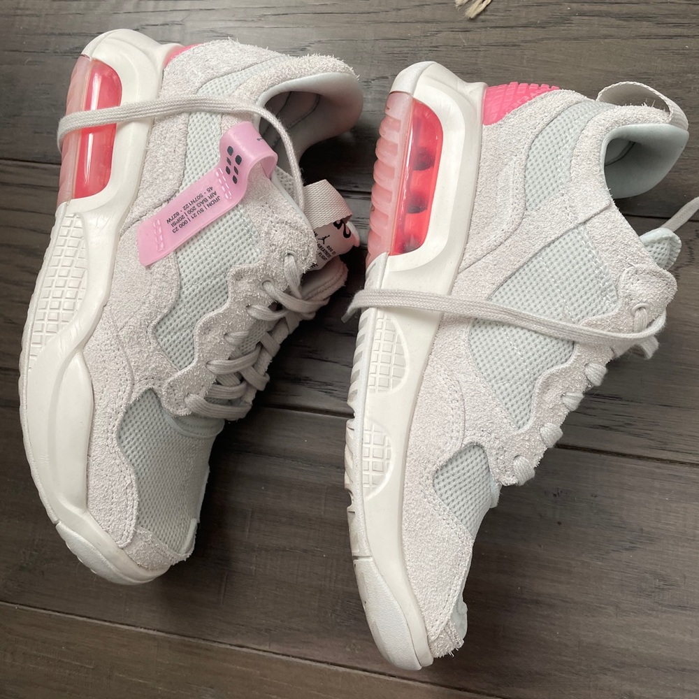 Women’s Nike Air Jordan’s ma2